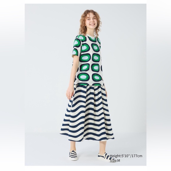 Uniqlo x Marimekko Green Graphic Short-Sleeve T-Shirt - Picture 4 of 10